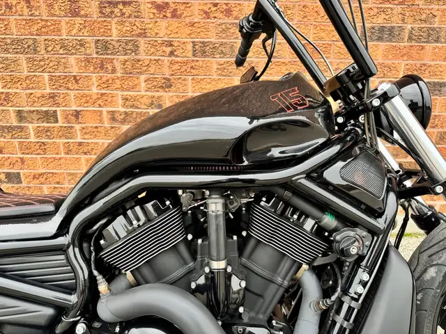 2011 Harley-Davidson V-Rod **CUSTOM BODY KIT** **VANCE & HINES P in Street, Cruisers & Choppers in Markham / York Region - Image 9
