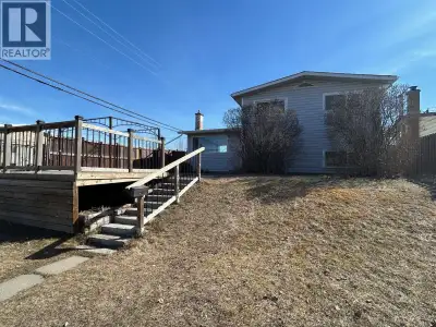 Great opportunity to own a solid home in a highly convenient location. The home is located within wa...