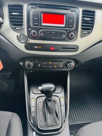 2014 Kia Rondo FX Year: 2014 Make: Kia Model: Rondo Mileage:170,790 Km Transmission: Automatic Cylin... (image 8)