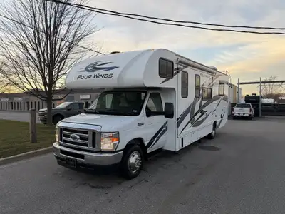 2022 THOR FOUR WINDS 28Z W/ ONLY 5,138KM. PRACTICALLY BRAND NEW UNIT. ONE OWNER, CLEAN CARFAX. NO DA...