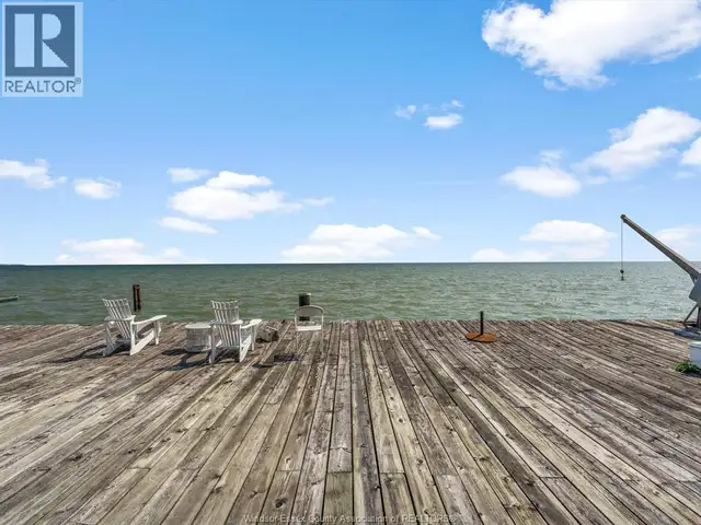 13050 RIVERSIDE DRIVE East Tecumseh, Ontario in Houses for Sale in Windsor Region - Image 38