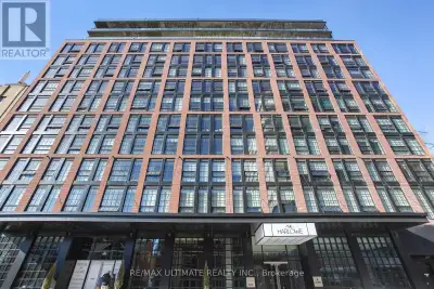Welcome to this unique 1 bed, 1 bath loft in the highly sought-after Harlowe, one of King West's mos...