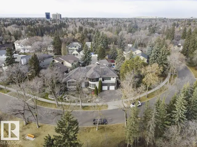 11 WELLINGTON CR NW Edmonton, Alberta in Houses for Sale in Edmonton - Image 8