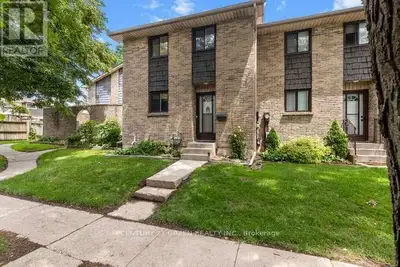 Welcome to this beautifully updated 3-bedroom, condo townhouse in highly sought-after London South!...