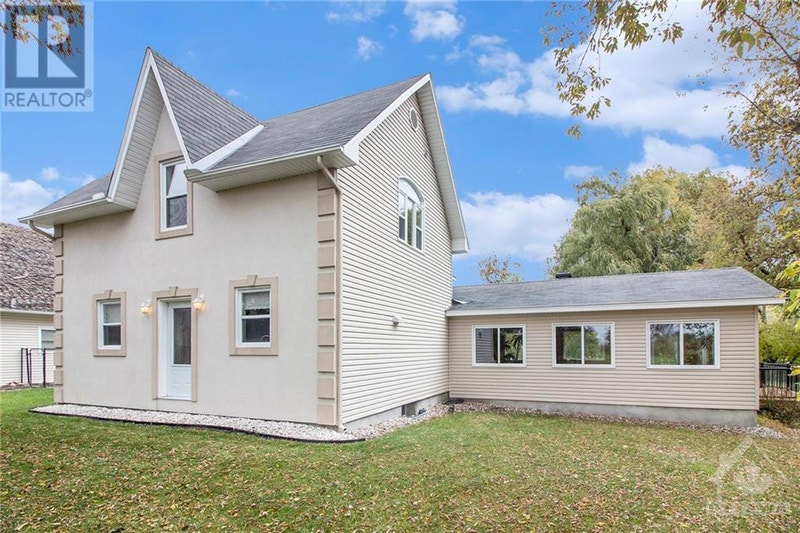 1991 FINCHWINCHESTER BOUNDARY ROAD Chesterville, Ontario Houses for