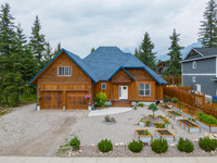 1519 SPRUCE DRIVE Golden, British Columbia