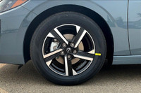 Power Sliding Moonroof Engine: 4 Cylinder Engine L/100Km City: 7.3 L/100Km Hwy: 5.8 Safety Equipment... (image 9)