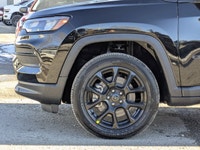 This Jeep Compass has a trusty Intercooled Turbo Regular Unleaded I-4 2.0 L/122 engine powering this... (image 8)