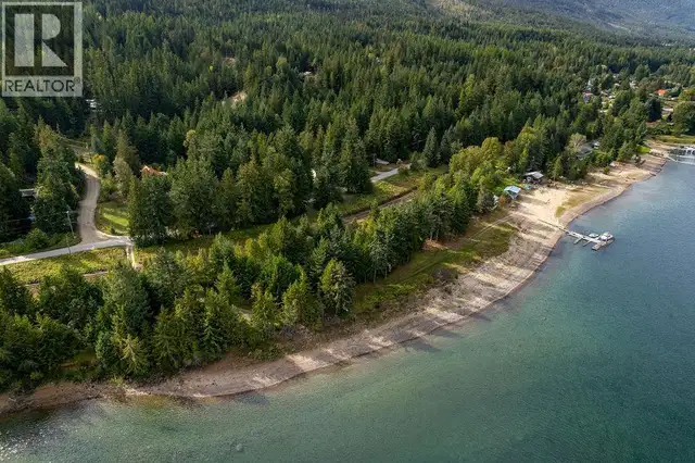 8275 East Procter Road Procter, British Columbia in Land for Sale in Nelson - Image 2
