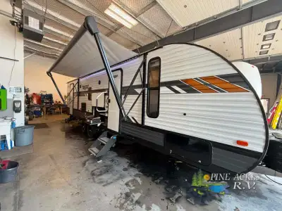 Forest River Wildwood X-Lite travel trailer 263BHXL highlights: Dual Entry Double-Size Bunks Walk-In...