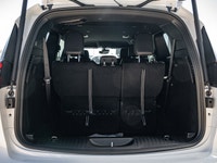 Welcome to 400 Chrysler Dodge Jeep Ram. 3.6L Pentastar V-6 engine - Advanced infotainment system - C... (image 8)