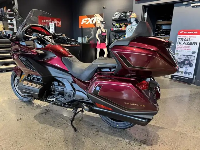 2025 Honda Goldwing Tour 50th Anniversary in Sport Touring in Ottawa - Image 4