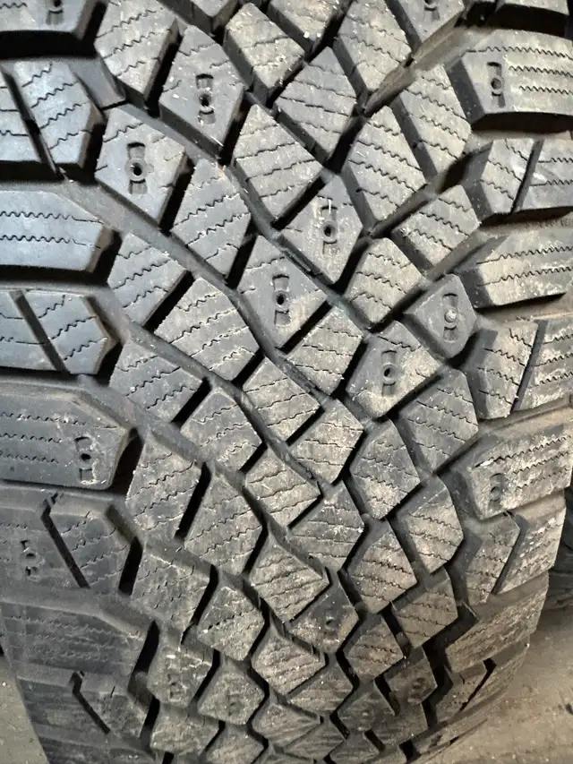 4 pneus hiver presque neuf 225/65r16 in Tires & Rims in West Island - Image 3