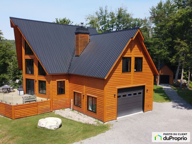 $990,000 - 1 1/2 Storey for sale in St-Hippolyte — photo 1