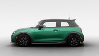 MINI Laval vous présente la toute nouvelle *MINI Cooper S 3 portes 2026*. Expressive et assurée, la... (image 3)