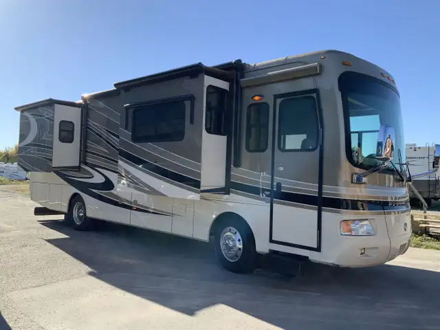 2011 Holiday Rambler Ambassador 36PFT in RVs & Motorhomes in Barrie - Image 2