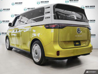 3rd Row Seat, AWD, Adaptive Cruise Control, Blind Spot Monitor, Navigation System, Parking Assist! T... (image 4)
