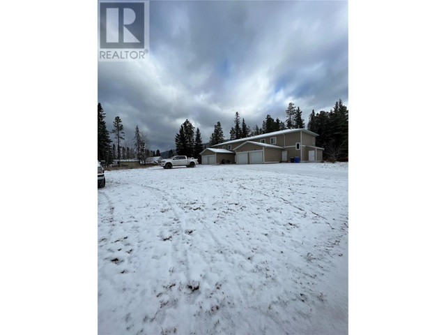 417 WILLOW Drive Unit# 1-4 Tumbler Ridge, British Columbia in Houses for Sale in Dawson Creek - Image 2
