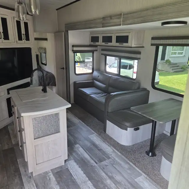 2023 SIERRA 3440BH-LUXURIOUS 2 BEDROOM LOFT,1.5 BATH,FINANCING! in Travel Trailers & Campers in Ottawa - Image 10