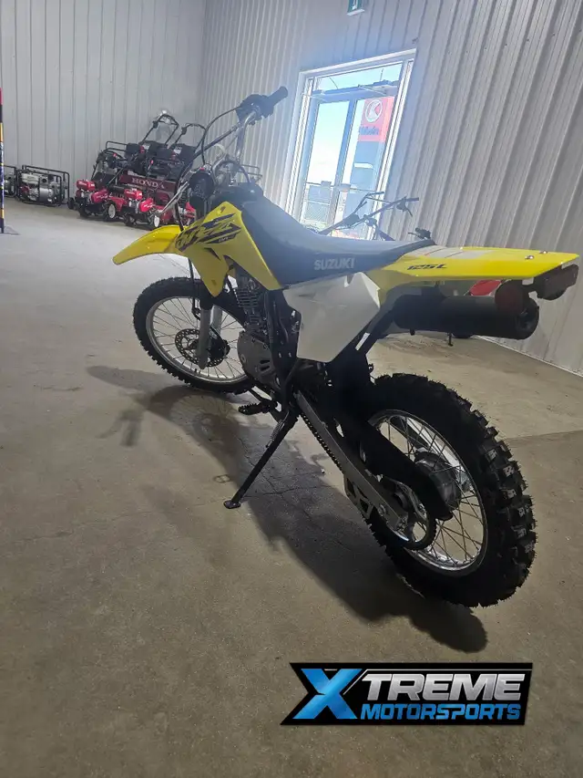 2026 Suzuki DR-Z125L CHAMPION YELLOW DIRT BIKE in Dirt Bikes & Motocross in Edmonton - Image 5