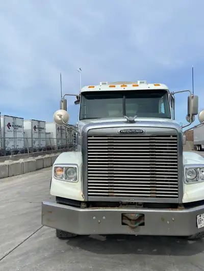 2017 Freightliner 122 Coronado 800,000 to 900,000 km 5 trucks avilable Tri axle dump truck 21 alumin...