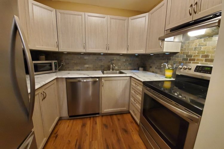 Large spacious condo 4