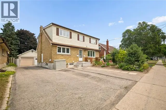 476 PROSPECT Avenue Kitchener, Ontario in Houses for Sale in Kitchener / Waterloo - Image 4