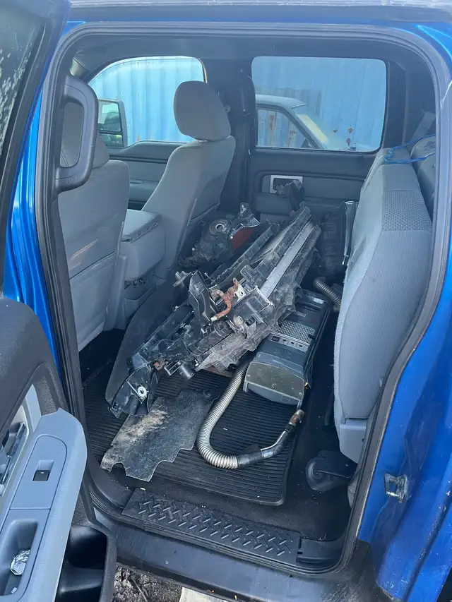 NEW ARRIVAL!! 2011 FORD F150 FOR PARTS, BLOWN MOTOR in Auto Body Parts in Edmonton - Image 7