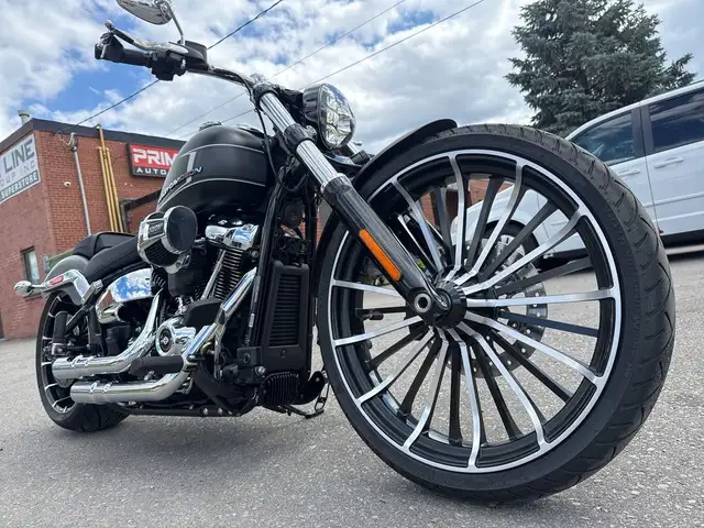 2023 Harley-Davidson Breakout ~ AIR RIDE ~ 260 REAR ~ 23\" FRONT in Street, Cruisers & Choppers in City of Toronto - Image 30
