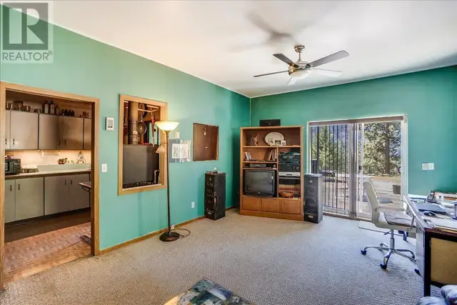 7465 Broadwater Road Castlegar, British Columbia in Houses for Sale in Nelson - Image 19