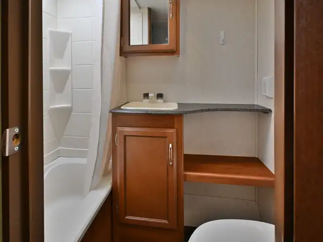 2014 Freedom Express 230BH in Travel Trailers & Campers in St. Albert - Image 14