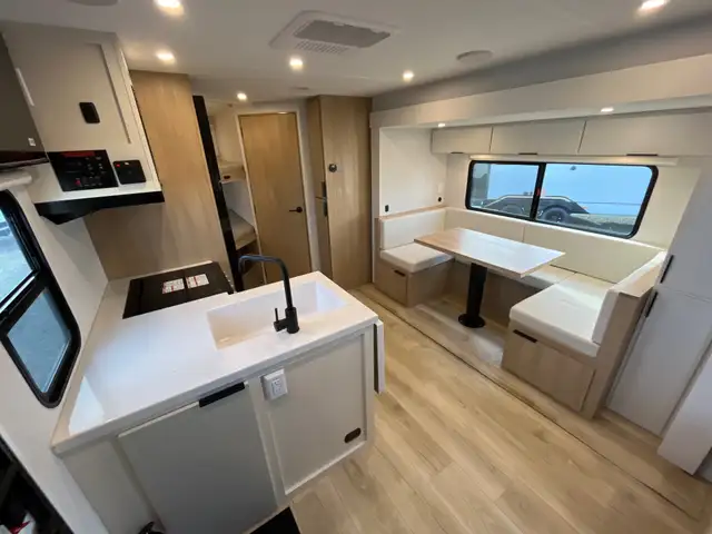 2026 Winnebago Thrive 22MBH in Travel Trailers & Campers in Terrace - Image 12