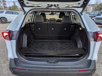 CLEAN CARFAX, HEATED SEATS - BACK UP CAMERA - POWER DRIVER SEAT - HEATED STEERING WHEEL - RADAR CRUI... (image 5)