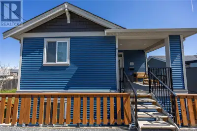 This beautifully designed, environmentally friendly home offers a fantastic opportunity for a housin...