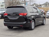 This Chrysler Grand Caravan has a durable Regular Unleaded V-6 3.6 L/220 engine powering this Automa... (image 7)
