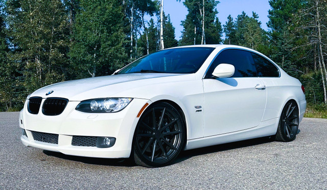 2010 BMWi xDrive Coupe (all-wheel drive) in Classic Cars in Calgary