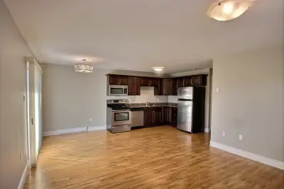 *** PLEASE READ THE COMPLETE AD TO SET UP VIEWINGS. IF ADD IS UP IT IS STILL FOR RENT*** Well-mainta...