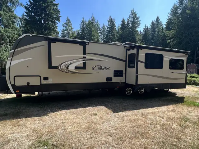 2017 KEYSTONE COUGAR 327RESWE (FINANCING AVAILABLE) in Travel Trailers & Campers in Winnipeg - Image 4