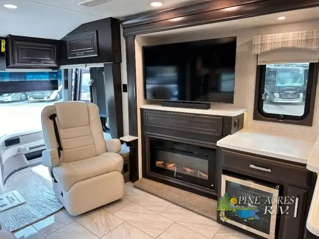 2024 Entegra Coach Anthem 44D 450 h.p. / 1250 ft-Lbs of Torque in RVs & Motorhomes in Moncton - Image 50