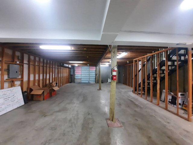 2k - 4.2k sqft private or shared industrial warehouse in Delta in Commercial & Office Space for Rent in Vancouver - Image 2