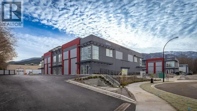 103A 38926 MID WAY Squamish, British Columbia in Commercial & Office Space for Rent in Prince Rupert - Image 7