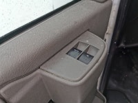 "• Power_Steering • Power_Brakes • Power_Windows • Cup_Holder • Air_w_Climate_Control • Map_Lights •... (image 8)