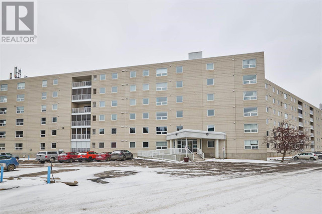 605 145 Fanshaw ST Thunder Bay, Ontario in Condos for Sale in Thunder Bay