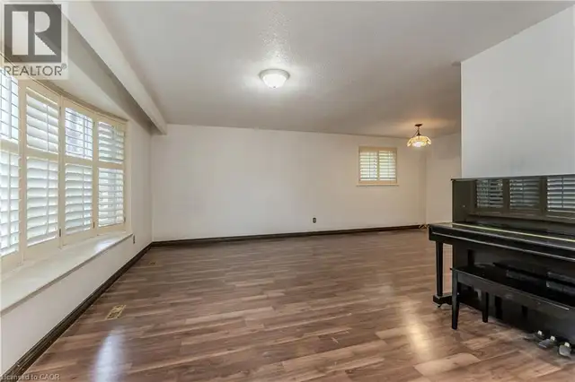 3196 CENTENNIAL Drive Burlington, Ontario in Houses for Sale in Oakville / Halton Region - Image 13