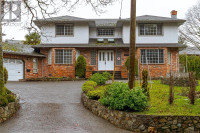 2371 Arbutus Rd Saanich, British Columbia