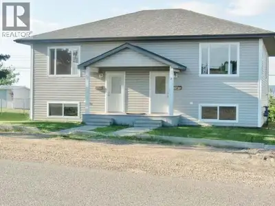 STEP INTO A GEM, a FULL duplex so FINE. Built in 2004 with space that ALIGNS. A GREAT PRICE and fant...