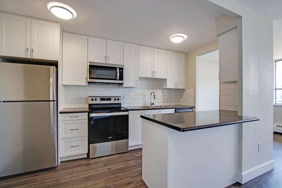 3 Bedroom Apartment for Rent - 2801 Jane Street 3