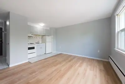 AVAILABLE SEPTEMBER 1ST!!! ALL UTILITIES INCLUDED!!! STUDIO!!! PET FRIENDLY!!! VIRTUAL TOUR: https:/...