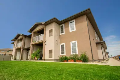 Chester Court Condos is a modern, pet-friendly community that offers 3-bedroom apartments for rent i...