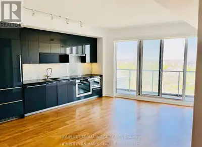 Oversized 1+1 condo with unobstructed view. Unit has recently been professionally painted and cleane...